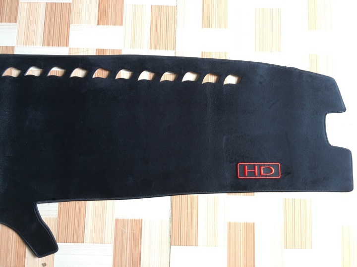 Thảm Lót Taplo Xe Tải Hyundai HD75s 3,5 Tấn